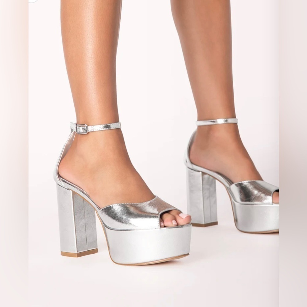 NWOT - Billini  Romara Metalic Silver Heels - size 9